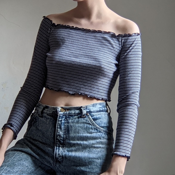 Striped Ruffle Crop Top - Long Sleeves - Picture 3 of 7